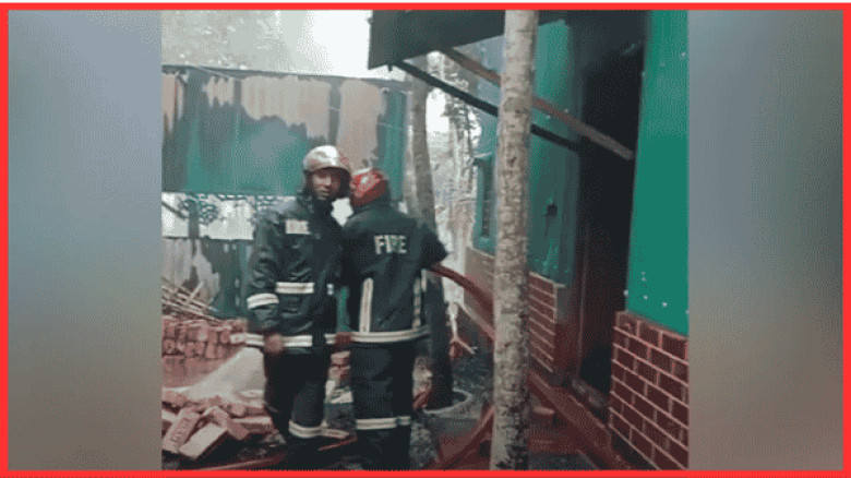 একই পরিবারের ৩ মাদককারবারি আটক, মানিকগঞ্জে বিক্ষুব্ধ জনতার আ